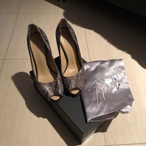 Giuseppe Zanotti peep toe pumps